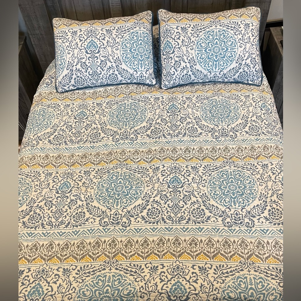 Blue and Yellow Medallion Cotton Quilt Set - Brand